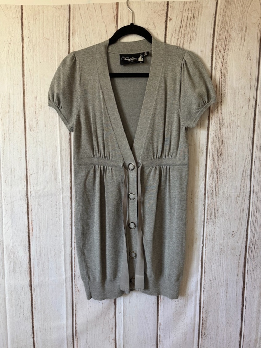 Twelve By Twelve Grey Short Sleeve Button Up Tunic
Cardigan Size S
